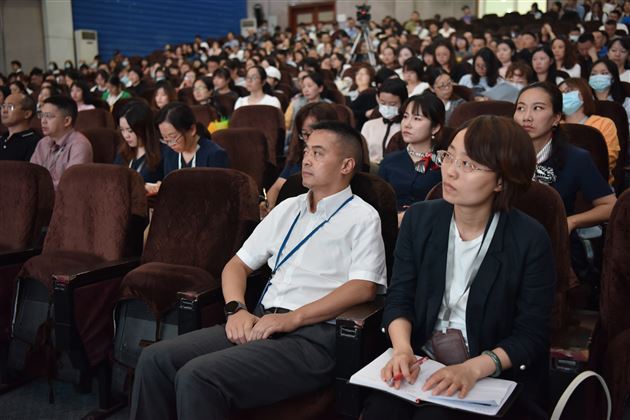 破解沟通密码 构筑心灵之桥——四川大学心理健康专家陈智做客棠外“修身大讲堂”