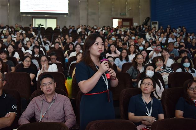 破解沟通密码 构筑心灵之桥——四川大学心理健康专家陈智做客棠外“修身大讲堂”