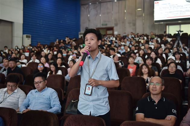 破解沟通密码 构筑心灵之桥——四川大学心理健康专家陈智做客棠外“修身大讲堂”