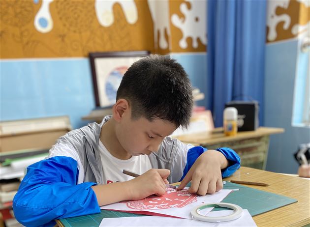 享艺术盛宴 展学子风采——棠外初2021级开展新生“艺术素质实践活动” 