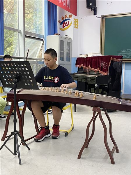 享艺术盛宴 展学子风采——棠外初2021级开展新生“艺术素质实践活动” 