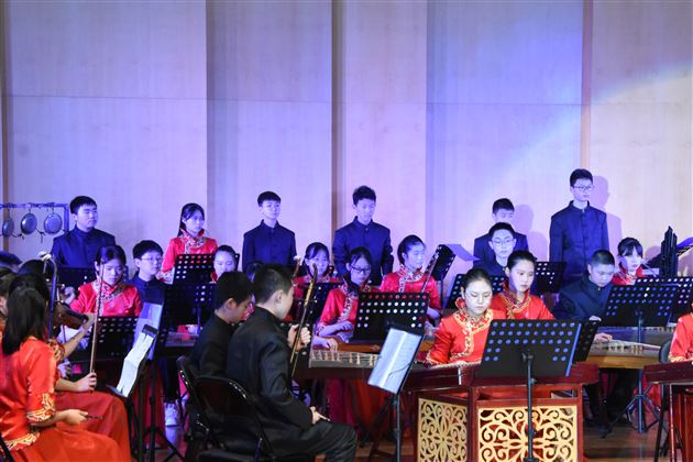 棠外飞鹰艺术团民乐团代表双流区参加成都市第十三届学生艺术节器乐合奏比赛荣获一等奖