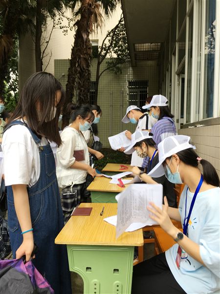 志爱心奉献 致青春奋斗——记棠外校团委、高中团总支暑假疫苗接种、开学报到日志愿者活动