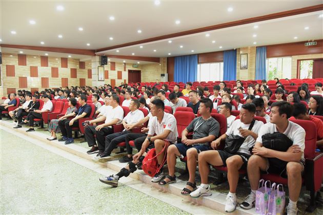 双减五管严执行 教育质量再提升——棠外初中召开教师大会 