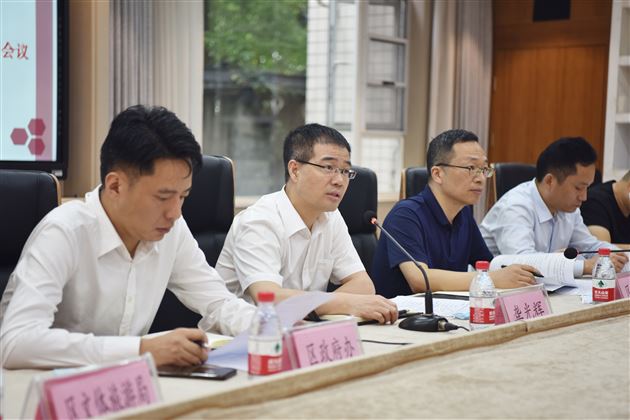 双流区副区长龚光辉莅临棠外对全国奥赛活动疫情防控暨安全工作进行研讨和部署