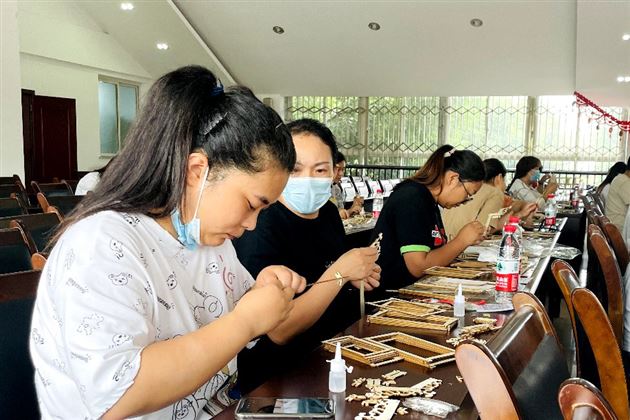 情满中秋，党员先行——棠外幼儿园党支部开展社区结对共建活动