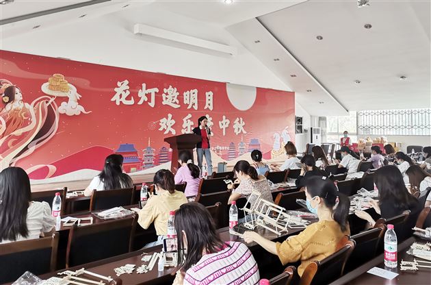 情满中秋，党员先行——棠外幼儿园党支部开展社区结对共建活动