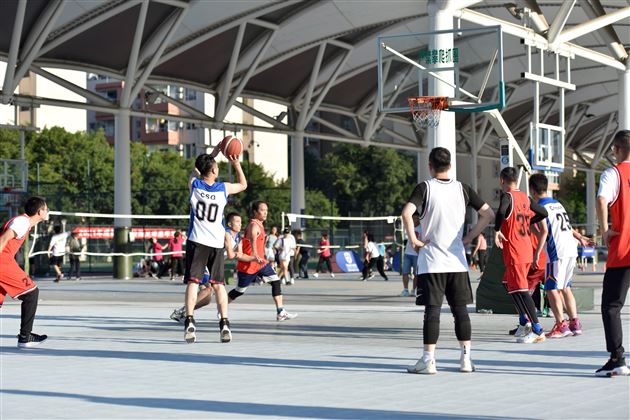 同庆祖国华诞 共建活力棠外——记棠外第十八届教职工秋季运动会