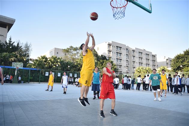 同庆祖国华诞 共建活力棠外——记棠外第十八届教职工秋季运动会 