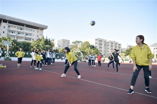 同庆祖国华诞 共建活力棠外——记棠外第十八届教职工秋季运动会