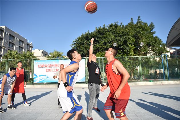 同庆祖国华诞 共建活力棠外——记棠外第十八届教职工秋季运动会 