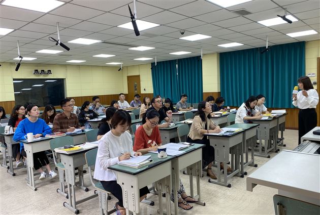 高中外语组“三校联合教研”暨“芬芳”外语名师工作坊活动