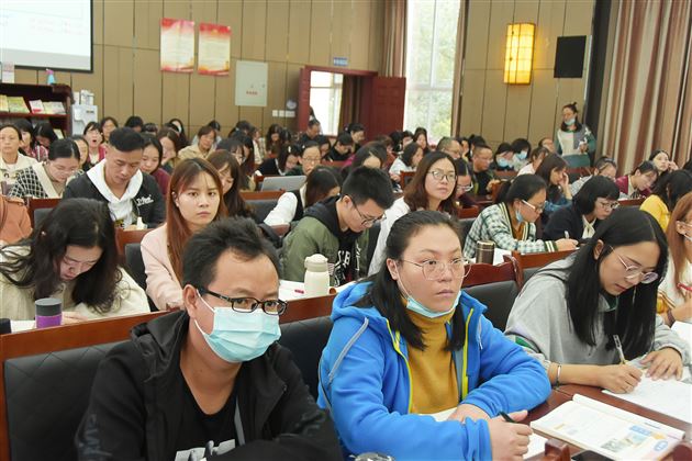 听说读写 样样精通——双流区八年级英语教研在棠外举行