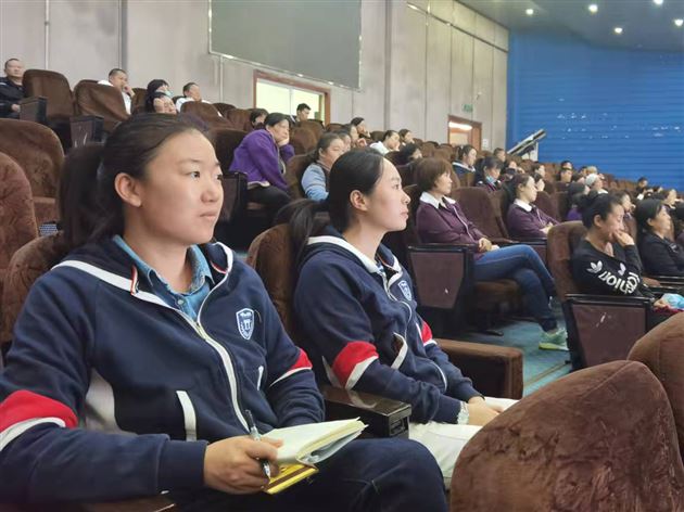 风险防控显绸缪 知法懂法护成长