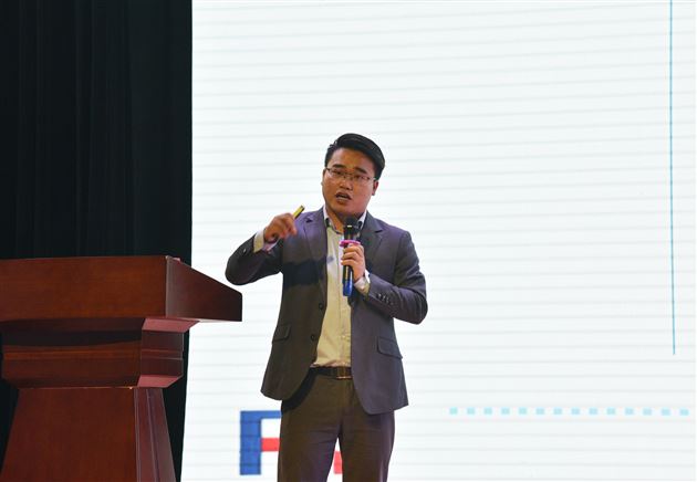 风险防控显绸缪 知法懂法护成长