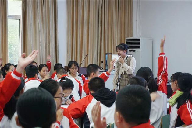 “课”展风采 “研”无止境——棠外初中英语教师周菡、邱楚蕴、王芳、郑姗受邀送课至绵竹