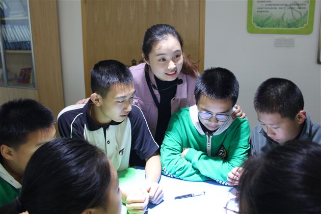 探寻学生成长“心”路线——成都市教科院专家曹璇莅临棠外指导班心课