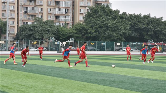 足球教育一家亲 北大棠外结友谊——北京大学高水平足球队共建合作单位授牌仪式在棠外举行