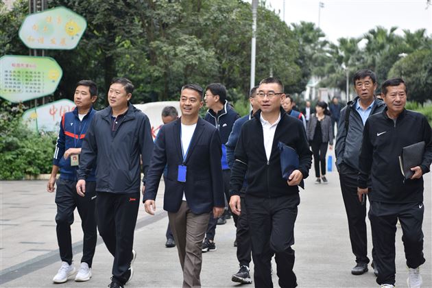 全国足球发展重点城市考察专家组莅临棠外调研