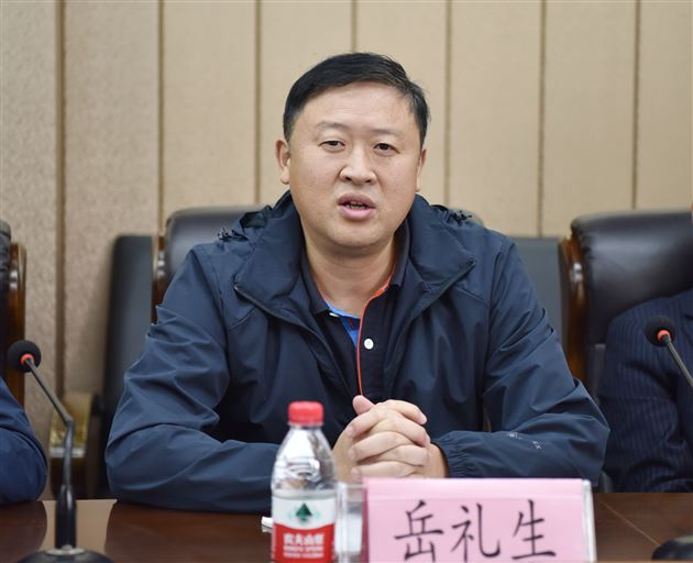 全国足球发展重点城市考察专家组莅临棠外调研