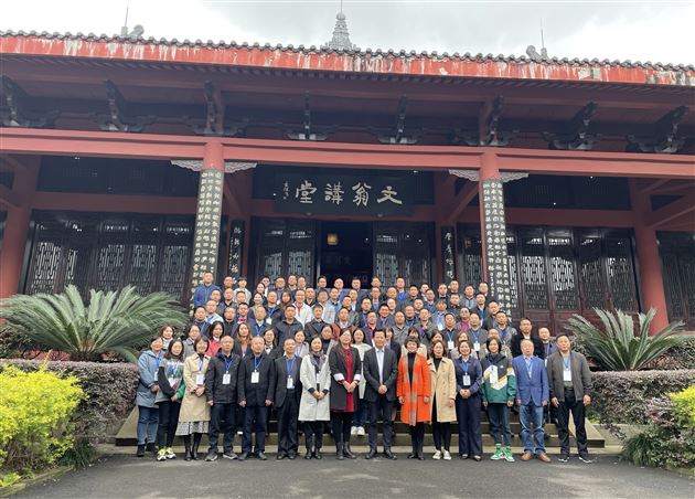 棠外孙晓晖老师受四川省中学校长协会教育专委会邀请作德育创新交流分享