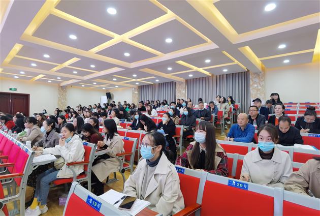 研讨思政优质课堂 喜迎建党100周年——我校教师受邀在双郫联动教研中小学思政课一体化构建优质课活动中作示范课和专题讲座