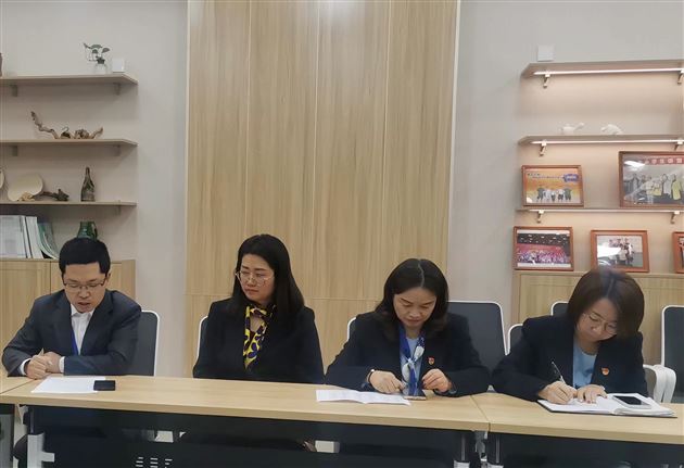 棠外附小第一党支部召开全体党员会议