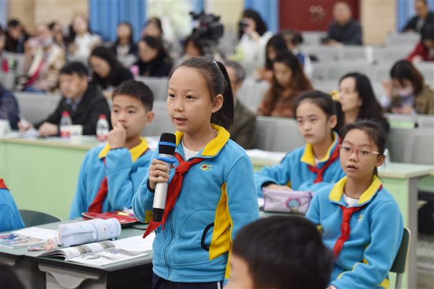 课堂展评现场图