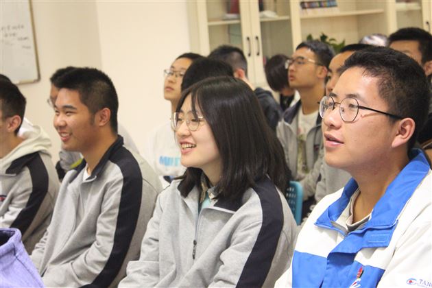 “校友分享会”之“我为什么选择生物学？”——棠外开展学科渗透生涯规划系列活动