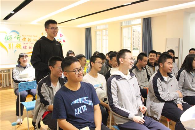 “校友分享会”之“我为什么选择生物学？”——棠外开展学科渗透生涯规划系列活动