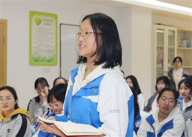 “校友分享会”之“通往法学之路”——棠外开展学科渗透生涯规划系列活动 