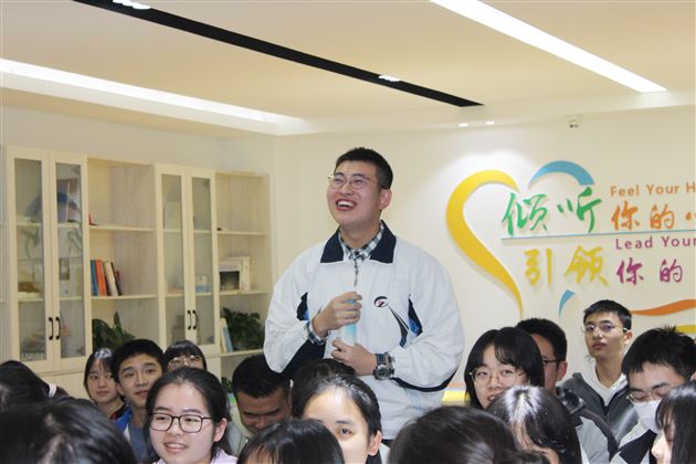 “校友分享会”之“通往法学之路”——棠外开展学科渗透生涯规划系列活动 