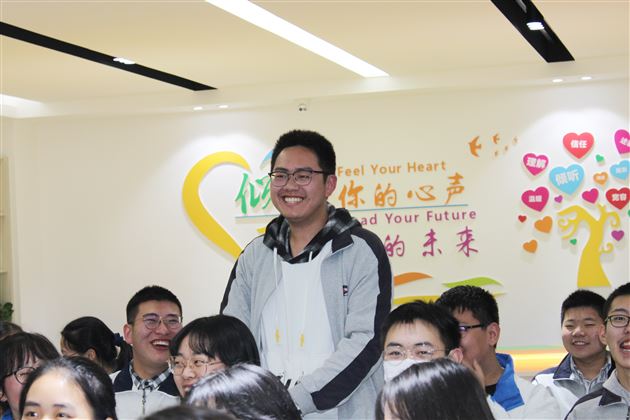 “校友分享会”之“通往法学之路”——棠外开展学科渗透生涯规划系列活动 