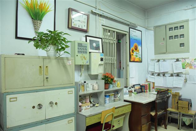 用心装扮 尽心育人——棠外初中开展 “公寓文明值班室”评比活动