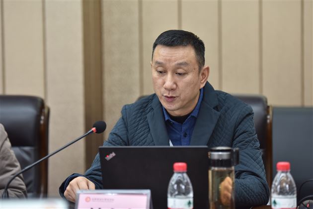 棠外党委书记付全中在我校思政课省级课题开题会上致欢迎辞