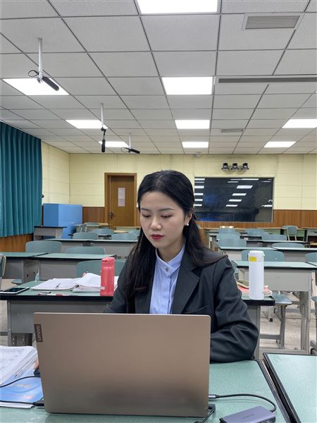 棠外高中教师受邀在四川省高中英语主题教研活动中作展示 