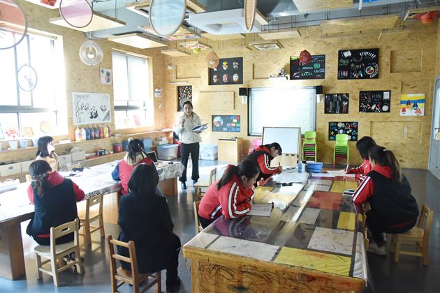 课题引领，以研促教——棠外实验幼儿园开展课题研讨活动 