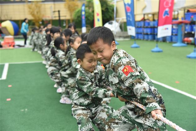 萌宝来袭 火力全开——棠外实验幼儿园举行 “我是小小兵”冬季运动会
