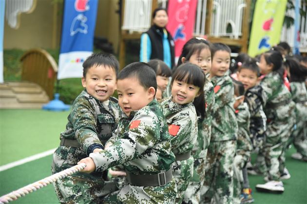 萌宝来袭 火力全开——棠外实验幼儿园举行 “我是小小兵”冬季运动会