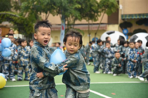 萌宝来袭 火力全开——棠外实验幼儿园举行 “我是小小兵”冬季运动会