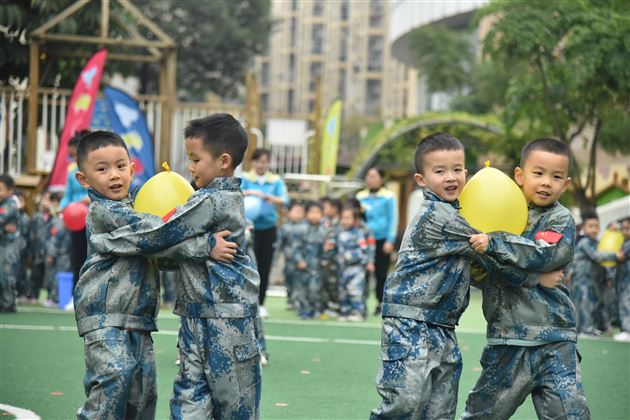 萌宝来袭 火力全开——棠外实验幼儿园举行 “我是小小兵”冬季运动会