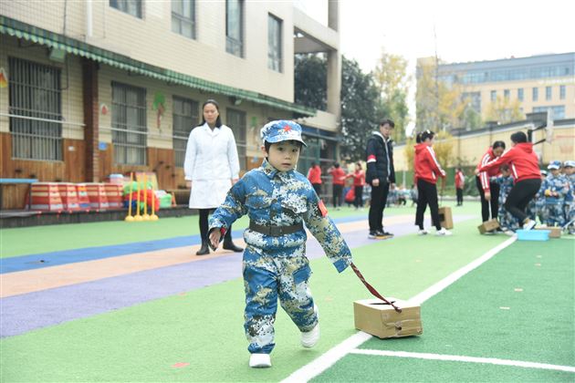 萌宝来袭 火力全开——棠外实验幼儿园举行 “我是小小兵”冬季运动会