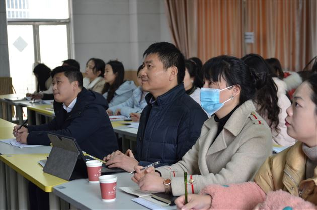 立足课堂教学 提高写作水平——双流区刘勇名师工作室送教艺体校 