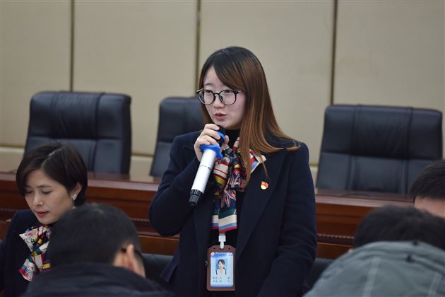 棠外附小文媛老师在大中小学思政课一体化建设研讨会中议课