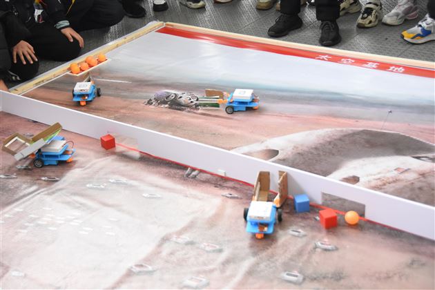 小机器 大梦想——棠外附小举行第四届校内机器人竞赛