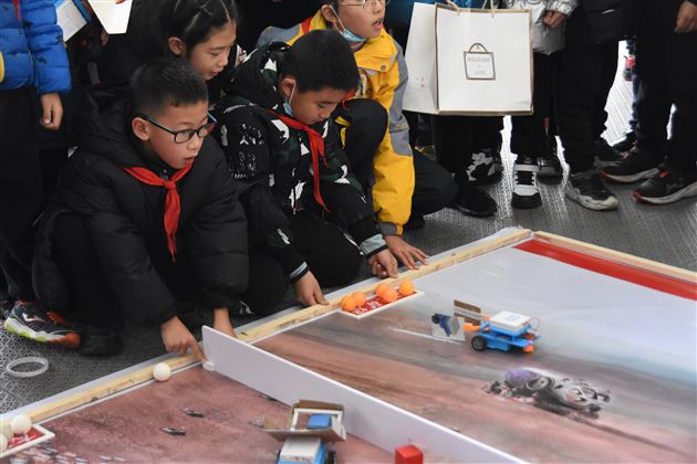 小机器 大梦想——棠外附小举行第四届校内机器人竞赛 