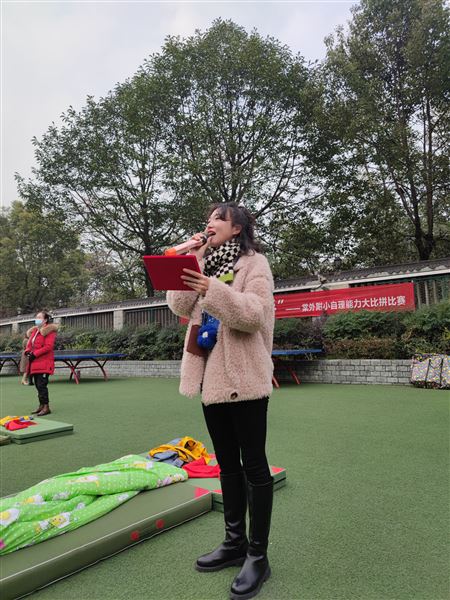 自理自立 快乐生活——记棠外附小二年级学生自理能力大比拼