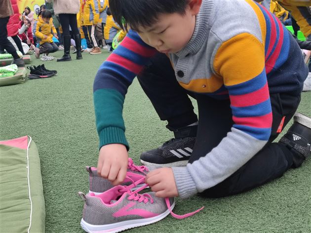 自理自立 快乐生活——记棠外附小二年级学生自理能力大比拼