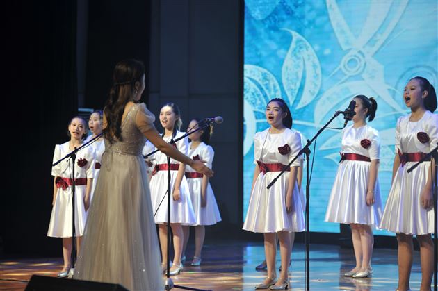 成都棠湖外国语学校2021年校园艺术节展演暨2022年新年文艺联欢晚会隆重举行 