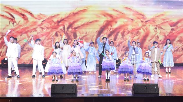 成都棠湖外国语学校2021年校园艺术节展演暨2022年新年文艺联欢晚会隆重举行